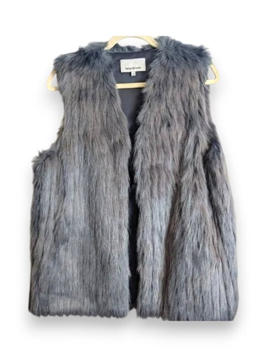 Heartloom Jackets & Blazers - Heartloom Bardot Faux Fur Vest - Large